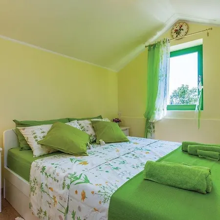 Villa Ruby Beachfront By Guide Dobrinj