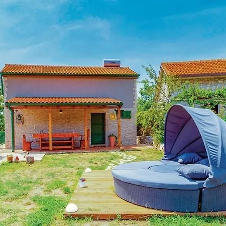 Ruby Beachfront By Guide *