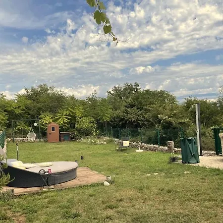 Ruby Beachfront By Guide Villa Šilo