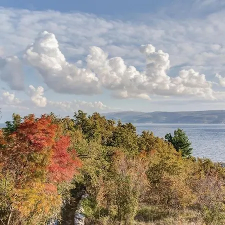 Ruby Beachfront By Guide