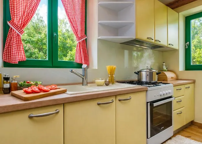 Ruby Beachfront By Guide *