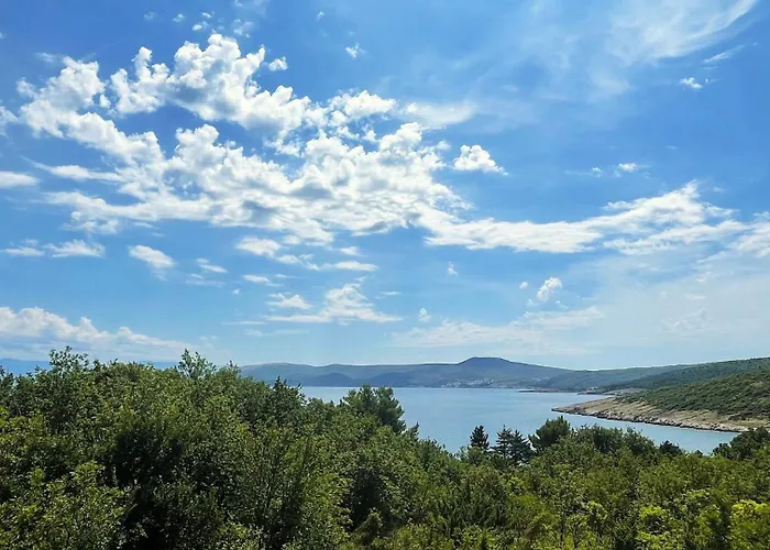 Ruby Beachfront By Guide Villa