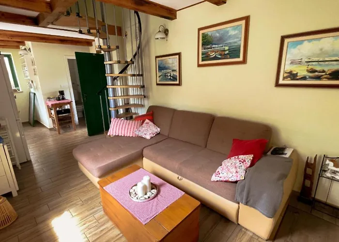 ヴィラ Ruby Beachfront By Guide Dobrinj